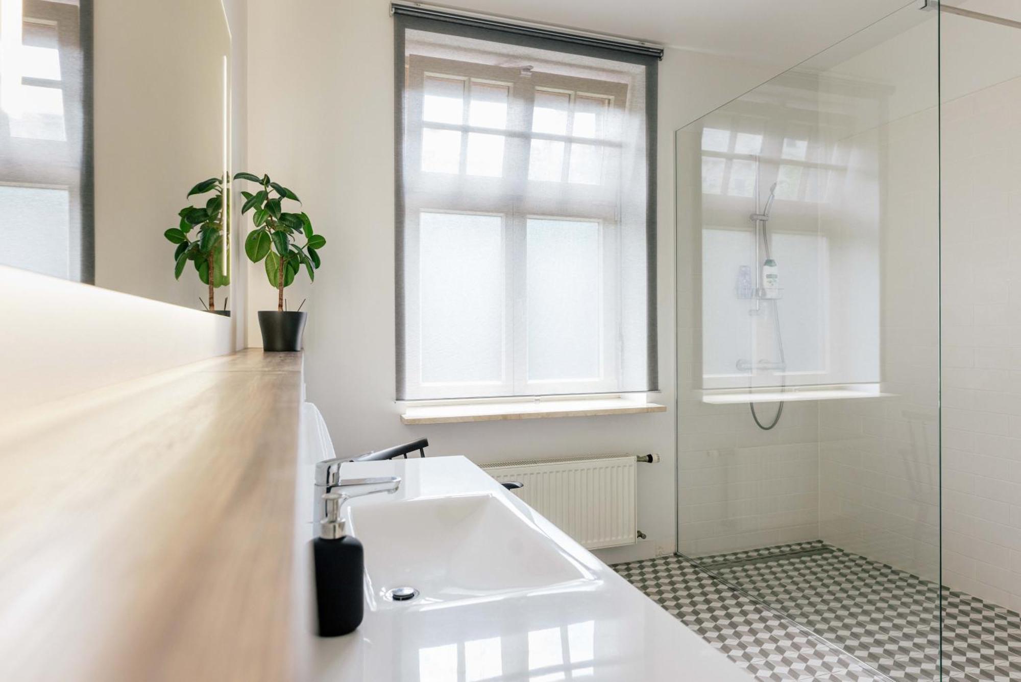 Spacious 2-story Apt. W/ Terrace - 280 M2 公寓 *